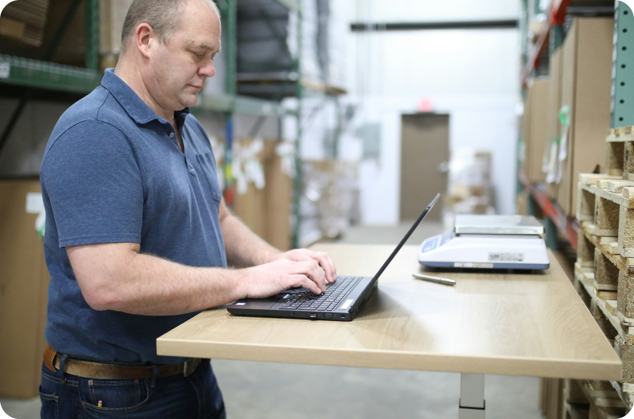 thestandingdesk-pn6tf73O2As-unsplash 1